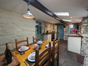 Y Cwtch - Panoramic mountain views within Snowdonia's National Park - 4x4 recommended